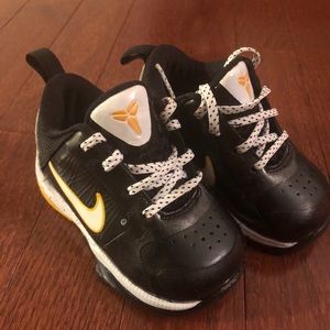 Kobe Sneakers 4c